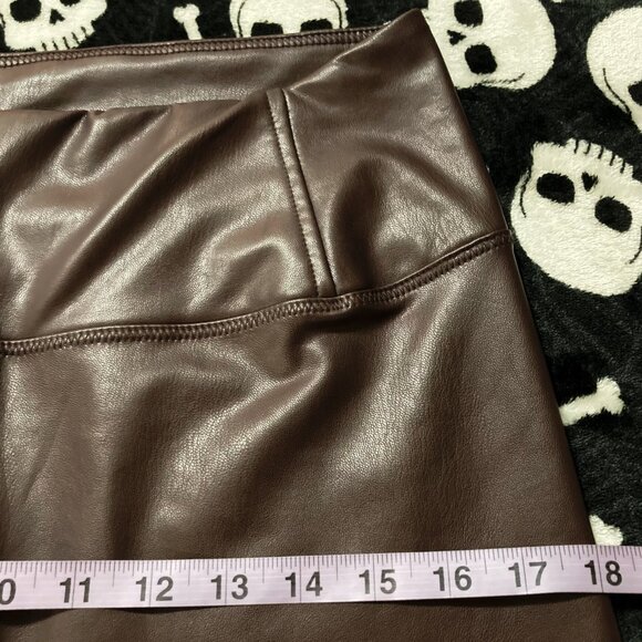 7 FOR ALL MANKIND Dark mahogany brown pleather pants NWT ~ MEDIUM LARGE skinnies - Picture 6 of 9